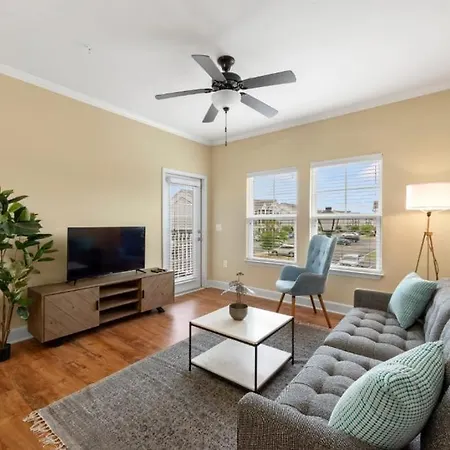 Viagem Prime Location 2Br With Balcony, Gym & Pool Apartment